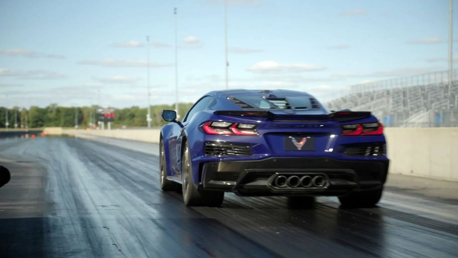 Chevrolet Corvette ZR1X Shatters Records with Sub-8 Second Drag Performance, Redefining Production Car Limits