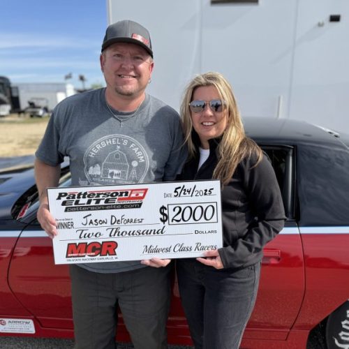 DeForrest and Lund Shine at Midwest Class Racers Event in Earlville